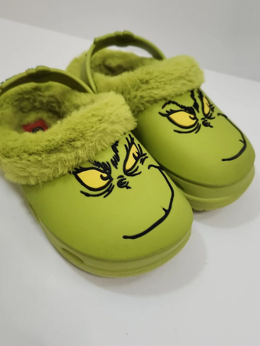 The Grinch Clogs Slippers Crocs Green Faux Fur Lined Santa Classic Size 10 Kids